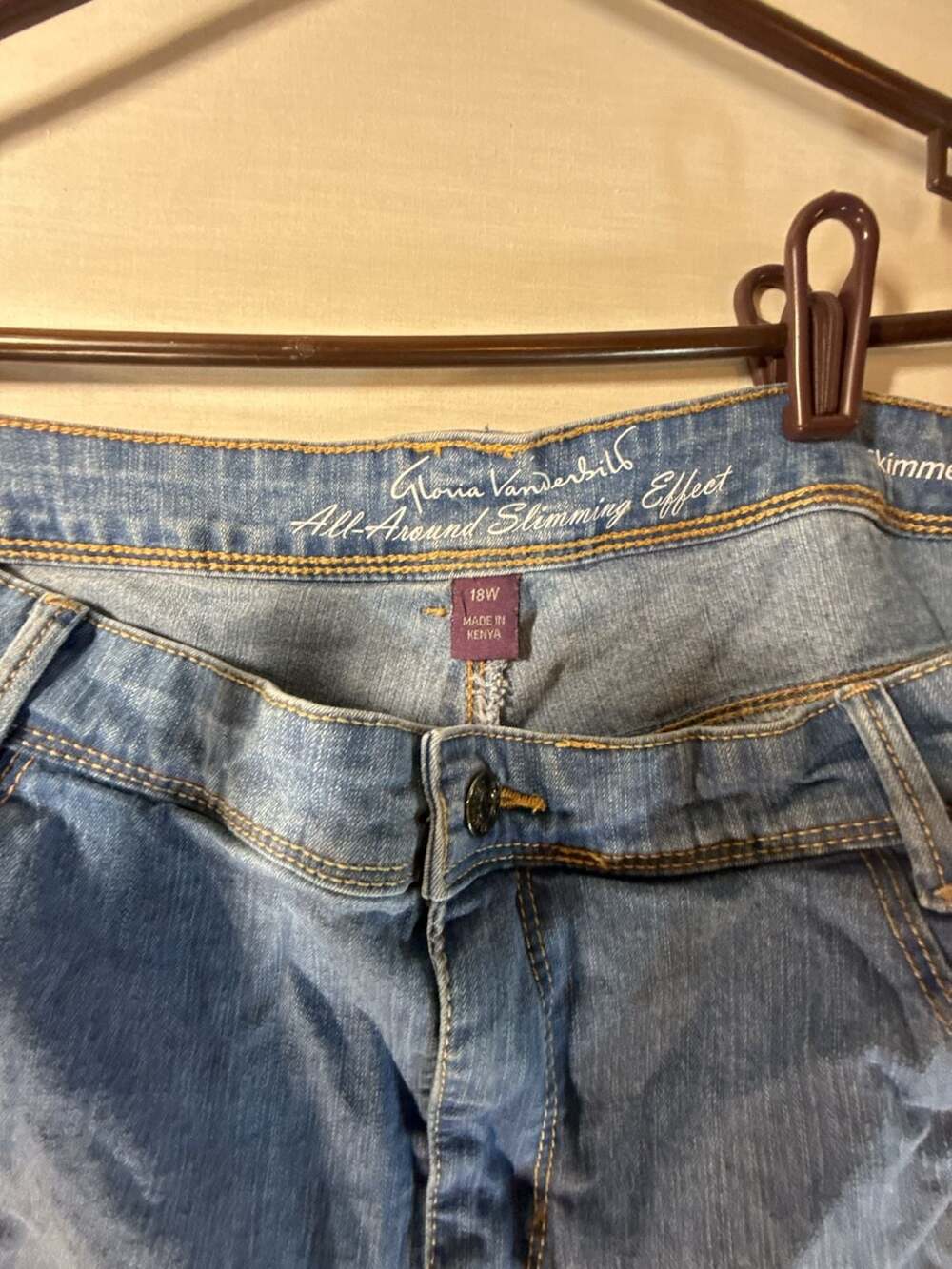 Gloria Vanderbilt All-Around Slimming Effect Plus Size 18W Denim Capri Pants - Picture 2 of 4
